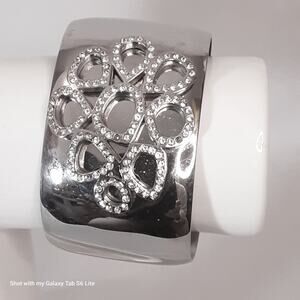 💎Shiny Smooth Silver Tone Cuff Bracelet With Rhinestone Studded Abstract Design